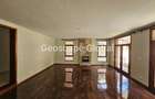 5 Bed House with En Suite in Lavington - 10