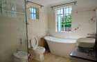 5 Bed House with En Suite in Runda - 16