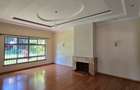 4 Bed Townhouse with En Suite in Runda - 10