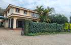4 Bed Townhouse with En Suite in Brookside - 1