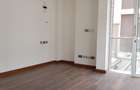 5 Bed Townhouse with En Suite at Lavington Road - 8