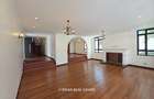 6 Bed House with Garden in Runda - 14