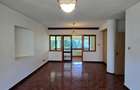 4 Bed Apartment with En Suite in Riverside - 16