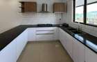 4 Bed Apartment with En Suite at Hatheru Road - 9