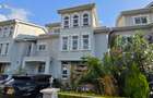 5 Bed Townhouse with En Suite at Lavington Road - 10