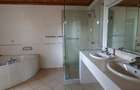 4 Bed House with En Suite in Runda - 12
