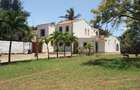 4 Bed House with En Suite in Nyali Area - 1
