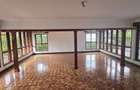 5 Bed Villa with En Suite in Gigiri - 3