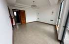 4 Bed Apartment with En Suite at Riverside Drive - 17