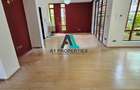 5 Bed Townhouse with En Suite in Lavington - 4