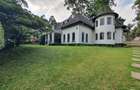 5 Bed Townhouse with En Suite in Lavington - 3