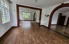 5 Bed House with En Suite in Rosslyn - 10