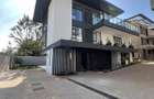 5 Bed Townhouse with En Suite in Lavington - 1
