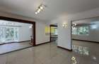 5 Bed Townhouse in Rosslyn - 2