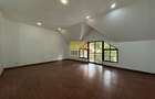 4 Bed Townhouse in Parklands - 14
