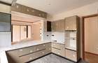 6 Bed Townhouse with En Suite in Lavington - 11