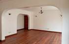 3 Bed Apartment with En Suite at Hatheru Road - 17