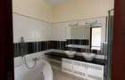 4 Bed Apartment with En Suite in Brookside - 6