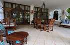 Serviced 3 Bed Apartment with En Suite at La-Marina - 14