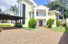 5 Bed Townhouse with En Suite at Lavington Green - 1