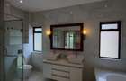 5 Bed Townhouse with En Suite in Lavington - 16