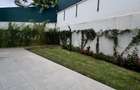 5 Bed Townhouse with En Suite in Lavington - 2