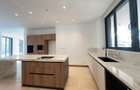 5 Bed House with En Suite in Nyari - 11