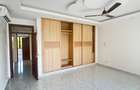 3 Bed Apartment with En Suite at Off Links Road - 9