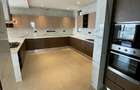 3 Bed Apartment with En Suite in Riverside - 11