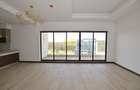 3 Bed Apartment with Swimming Pool in Rosslyn - 4