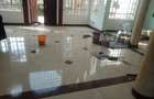 6 Bed House with En Suite in Nyari - 6