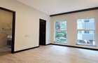 3 Bed Apartment with En Suite at Riverside Drive - 16