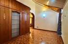4 Bed House at Near Giraffe Centre - 14