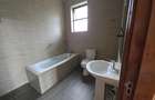 5 Bed Townhouse with En Suite in Ridgeways - 15