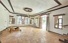 5 Bed House with En Suite in Runda - 8