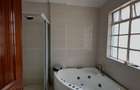 3 Bed Apartment with En Suite at Hatheru Road - 4