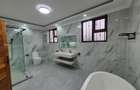 5 Bed House with En Suite in Runda - 11