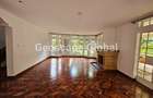 5 Bed House with En Suite in Rosslyn - 5