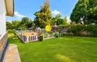 4 Bed House with En Suite in Rosslyn - 2