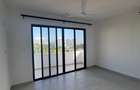 3 Bed Apartment with En Suite at Off Links Road - 10