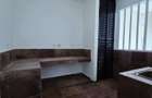 4 Bed Apartment with En Suite at Riverside Drive - 15