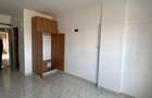 Studio Apartment with En Suite in Membley - 4
