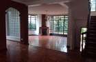 5 Bed Townhouse with En Suite in Lavington - 19
