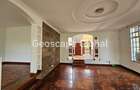 4 Bed House with En Suite in Rosslyn - 2