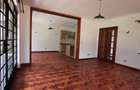 5 Bed Townhouse with En Suite in Lavington - 3