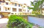5 Bed Townhouse with En Suite at Lavington Green - 11