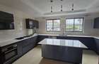 5 Bed Townhouse with En Suite at Paradise - 4