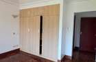 5 Bed Townhouse with En Suite at Old Runda - 16