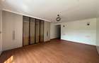 5 Bed House with En Suite in Runda - 9