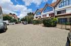 5 Bed Townhouse with En Suite at Westlands - 3